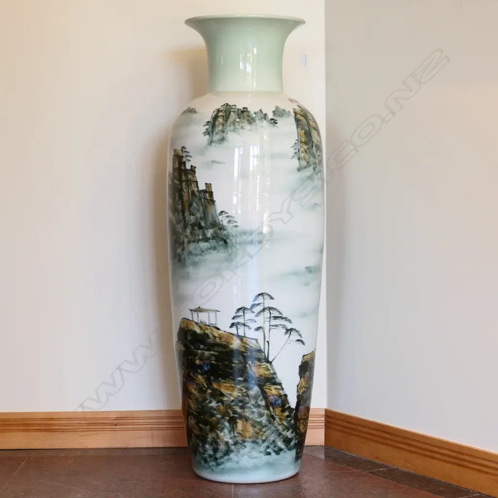 A tall Chinese ceramic vase Image 1++