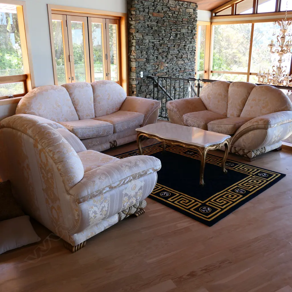 A three piece designer lounge suite Image 1++