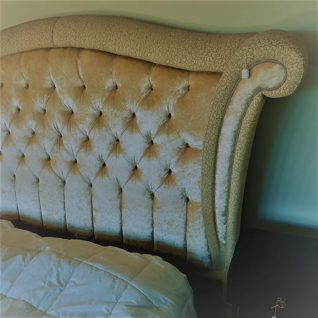 A king mattress H.1640mm + headboard Image 1++