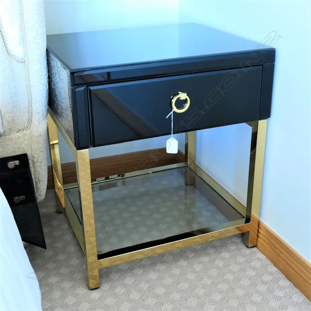 A pair modern bedside cabinets Image 1++