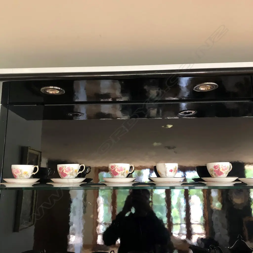 5 'QUEEN ANNE' TRIOS: CUP SAUCER PLATE SETS + PLATE Image 1++