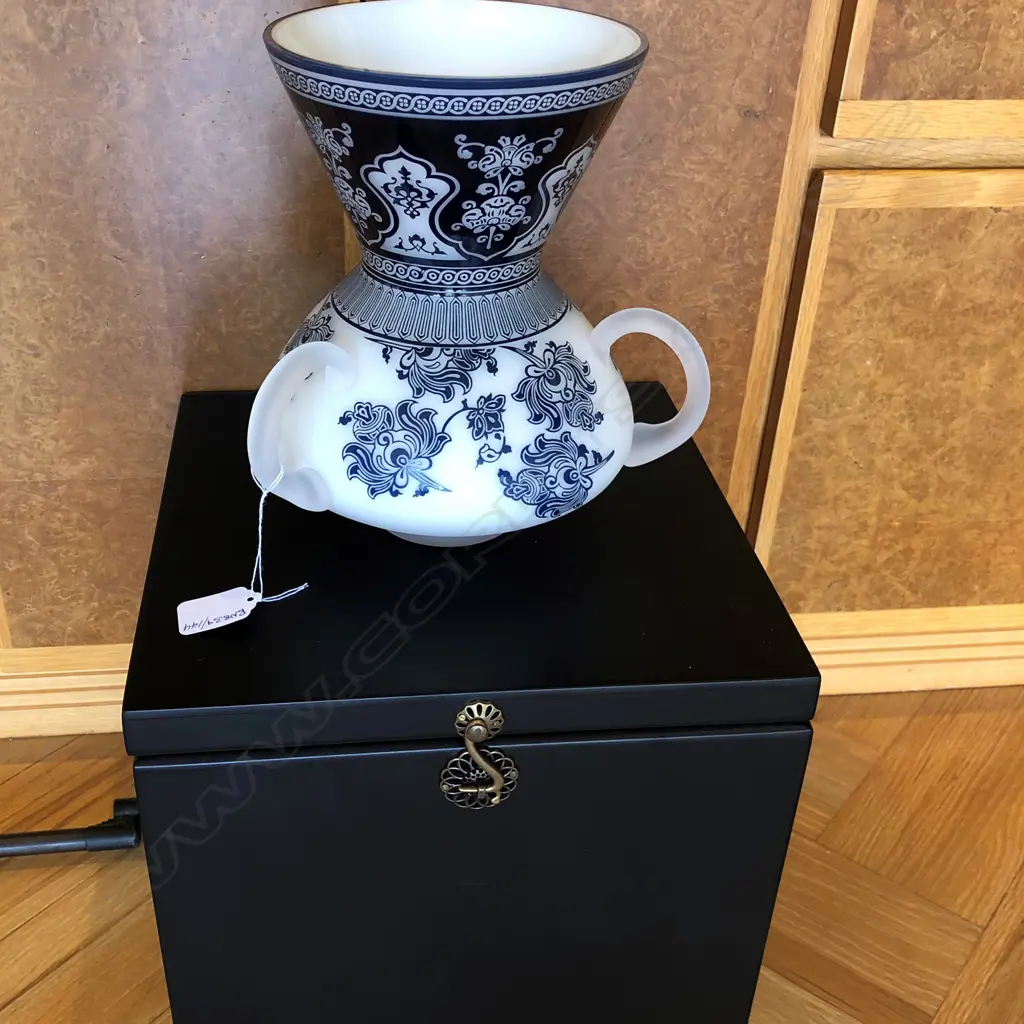 MODERN CAMEO GLASS VASE 3 HANDLES W BOX H.225mm Image 1++