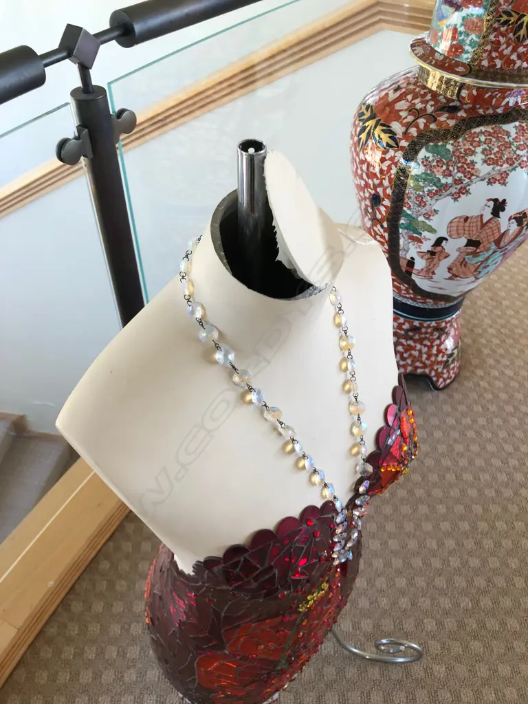 WOMAN MANEQUIN SCULPTURE RED GLASS PANELS... Image 1++