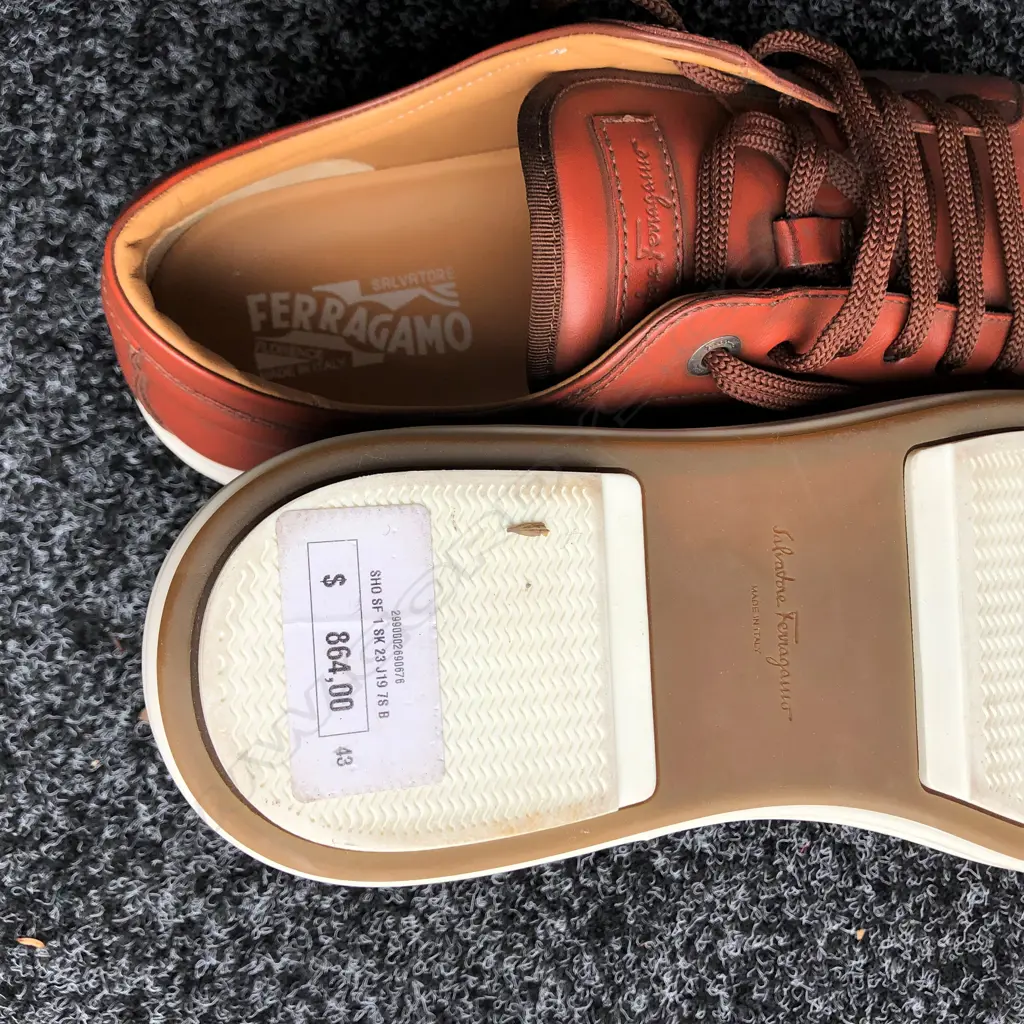 PR AS NEW ITALIAN FERRAGAMO GENTS SHOES BROWN UK9 +shoe rack Image 1++