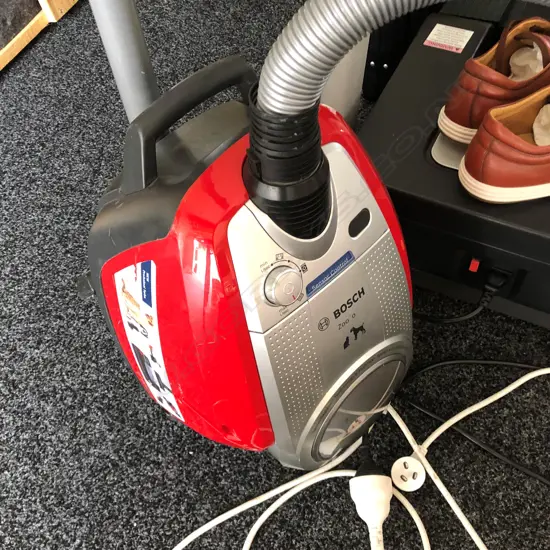 BOSCH ZOO'O RED VACUM CLEANER