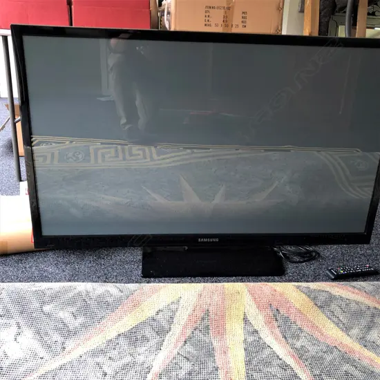 SAMSUNG COLOUT TV + REMOTE