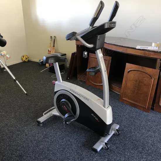 FREEMOTION EXCERCYCLE MACHINE