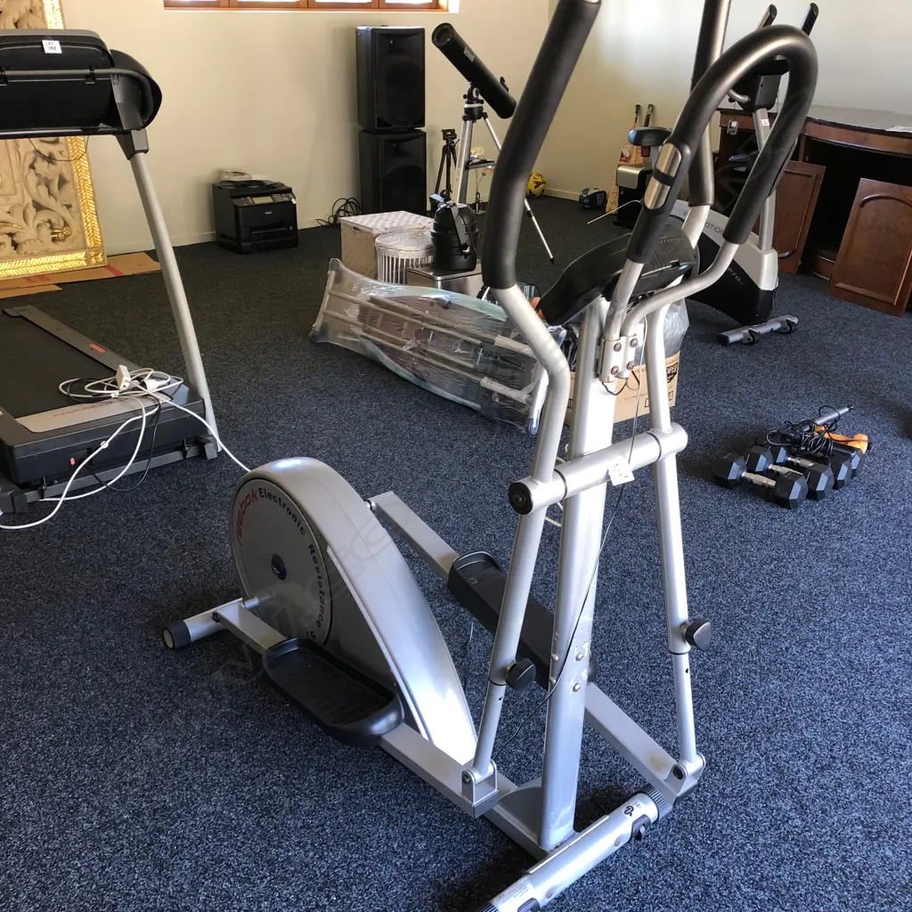 REEBOK EXCERCISE STEP MACHINE Image 1++