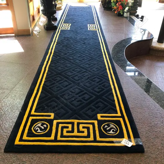 'DESIGNER RUGS 'GREEK KEYLOCK RUNNER RUG. NZ WOOL