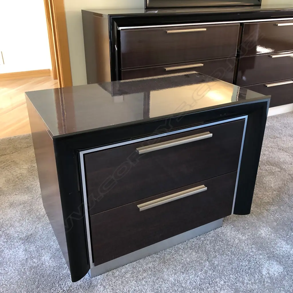 BEDROOM SUITE 4PCE. 6 DRAWER CHEST. MIRROR. PR CABS... Image 1++