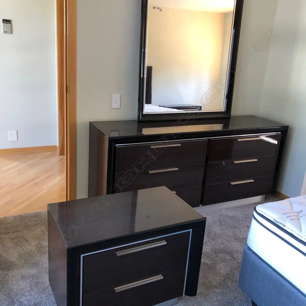 BEDROOM SUITE 4PCE. 6 DRAWER CHEST. MIRROR. PR CABS... Image 1++