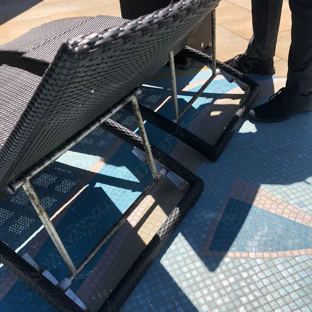 PR BLACK WOVEN PLASTIC POOL RECLINERS + SIDE TABLE Image 1++