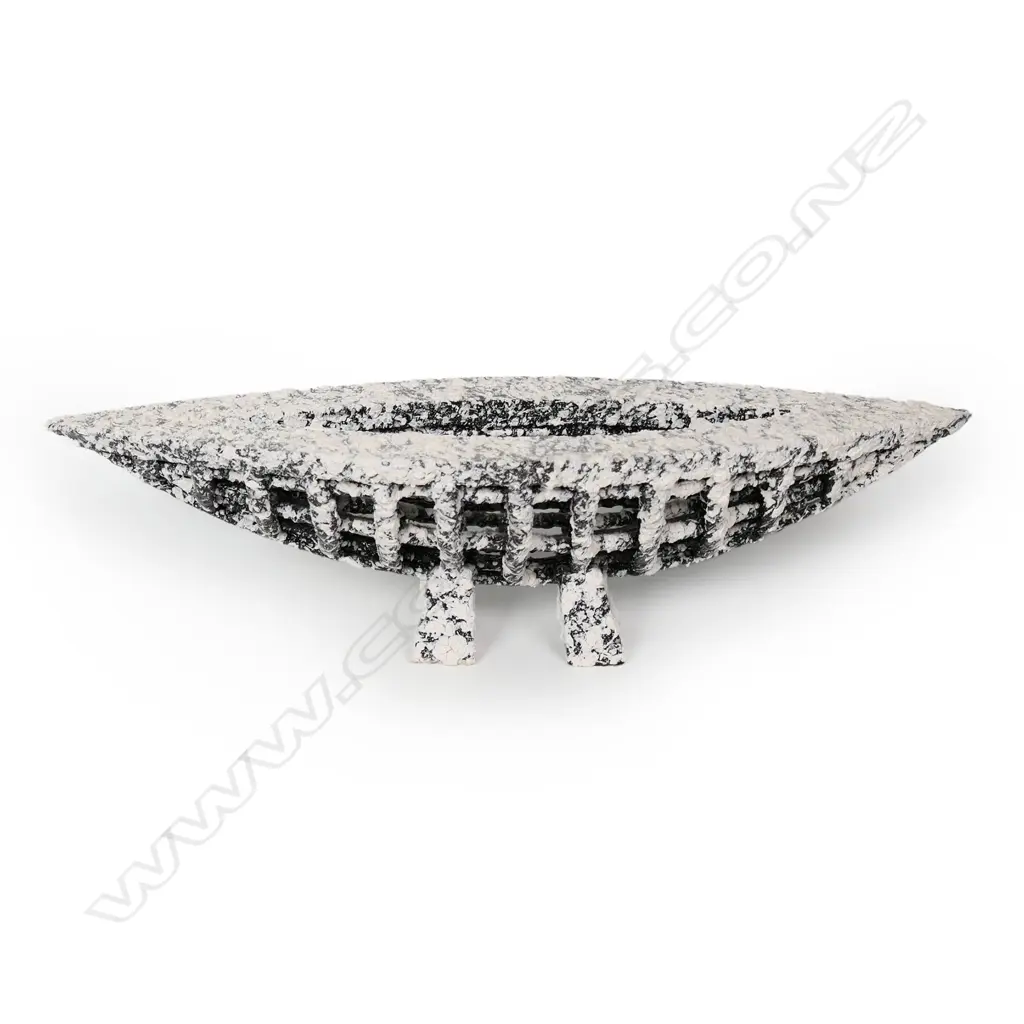 Peter Collis, Waka - white/black, Paper clay and Egyptian paste sculpture Image 1++