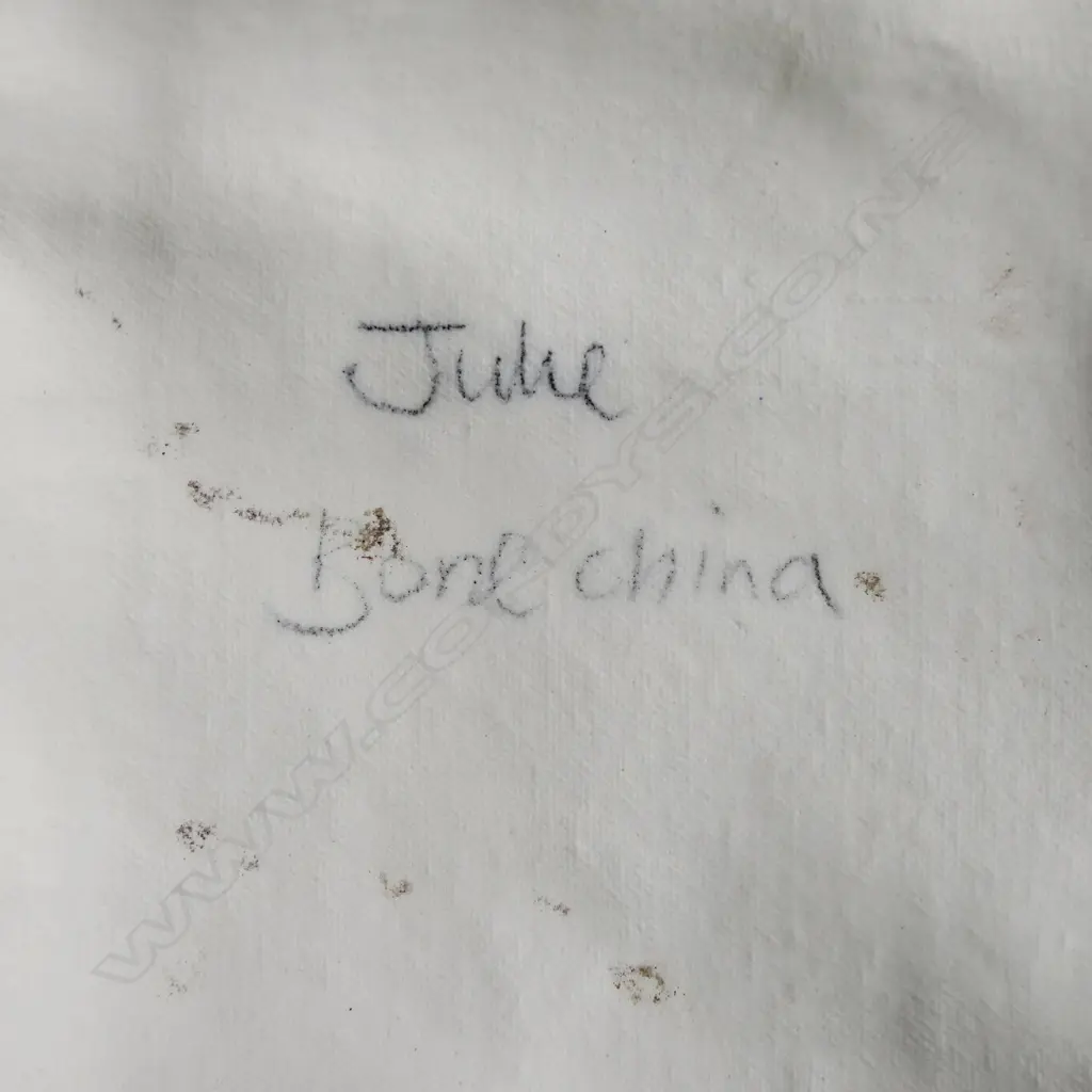 Julie Collis - Fine bone china set Image 1++