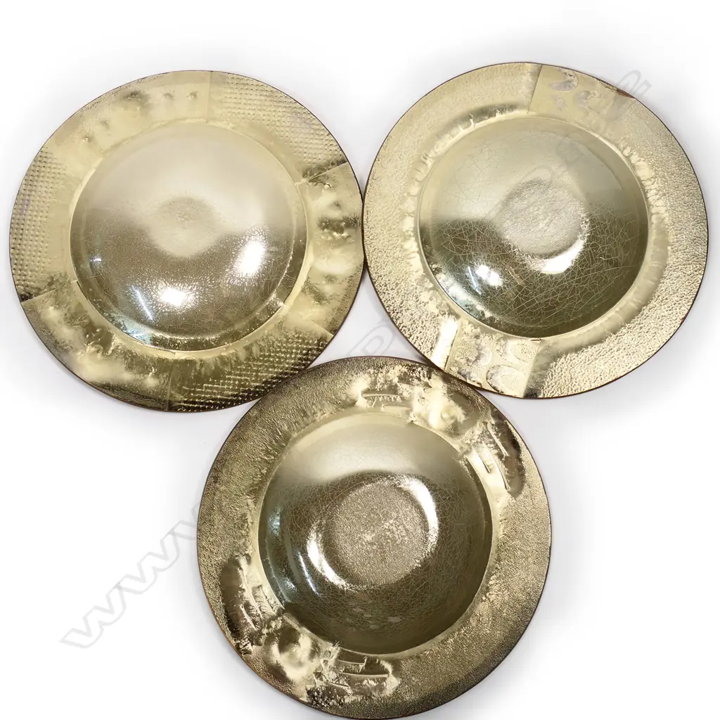 Daryl Fagence - Gold bowls Image 1++