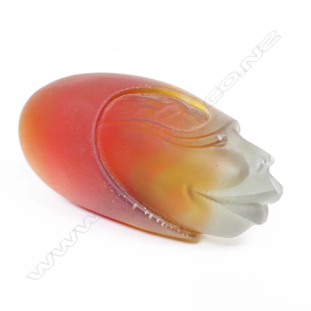 Don Salt small cast glass stylised head, Image 1++