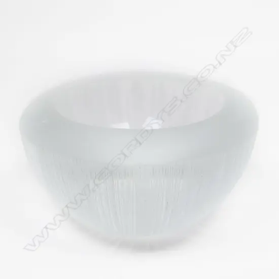 Elizabeth McClure small art glass bowl,