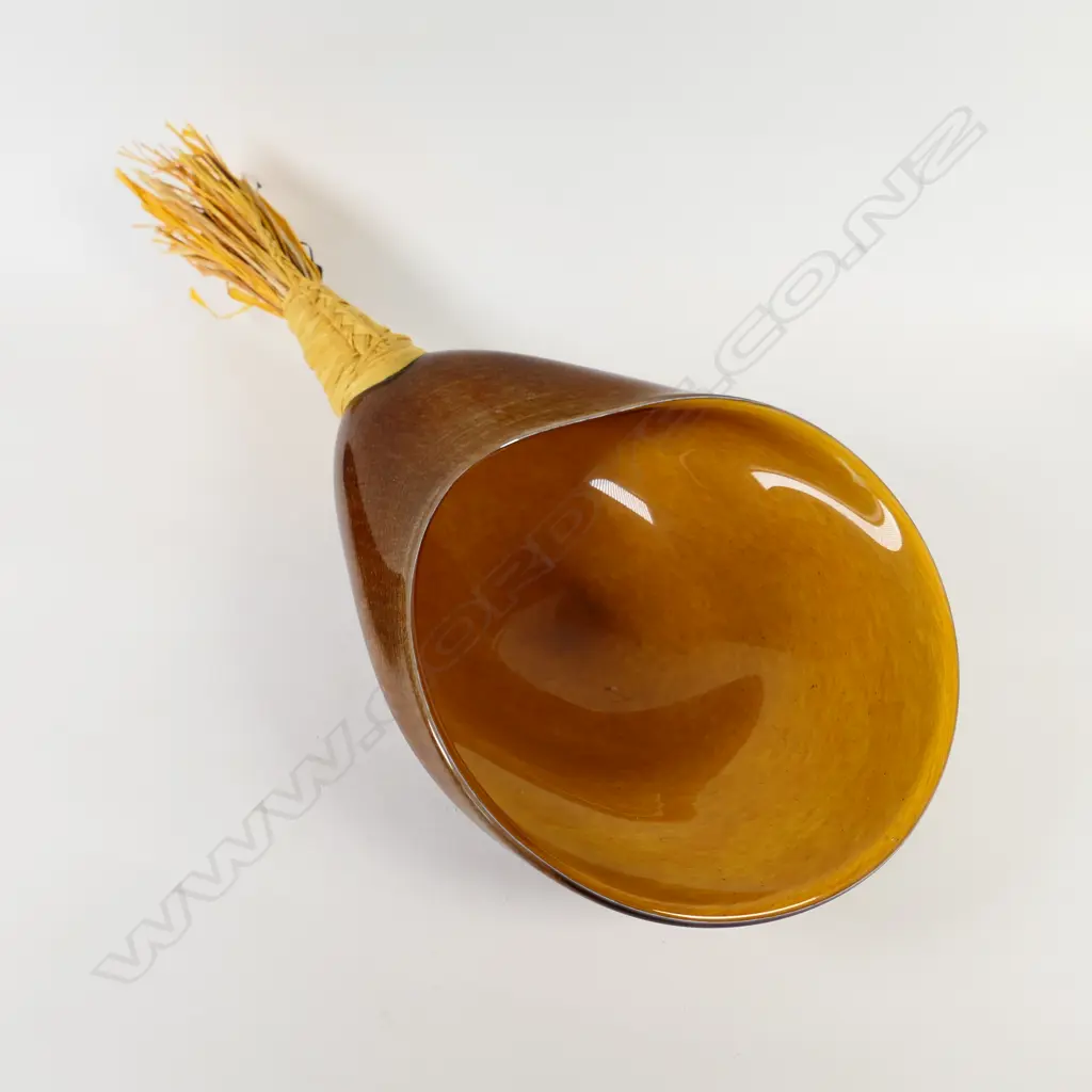 A Angus art glass shell form bailer type vessel Image 1++