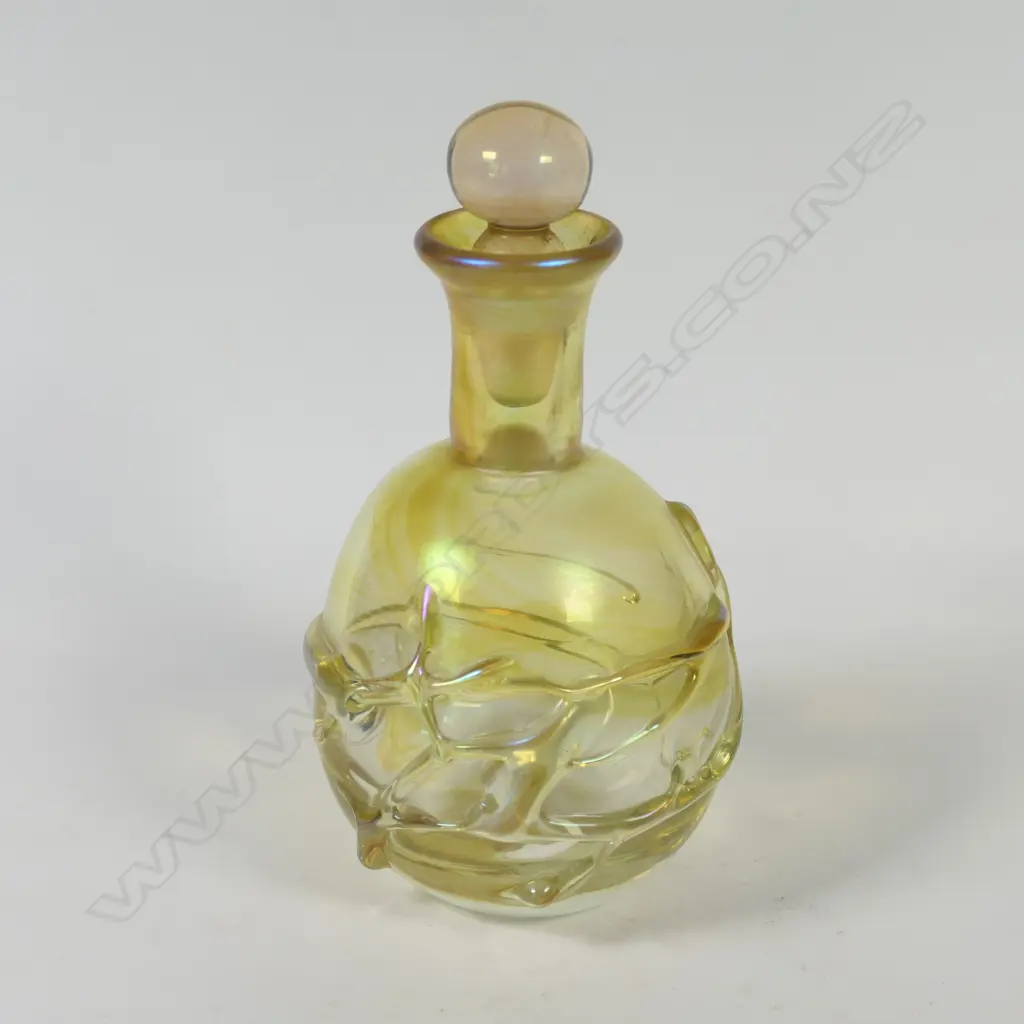 Keith Mahy yellow lustre glass scent bottle, Image 1++