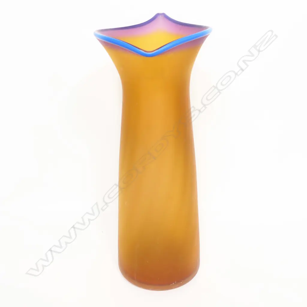 Giovanni art glass frosted vase, Image 1++