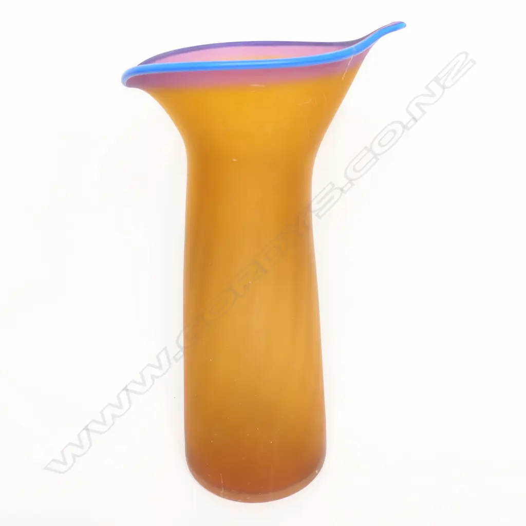 Giovanni art glass frosted vase, Image 1++
