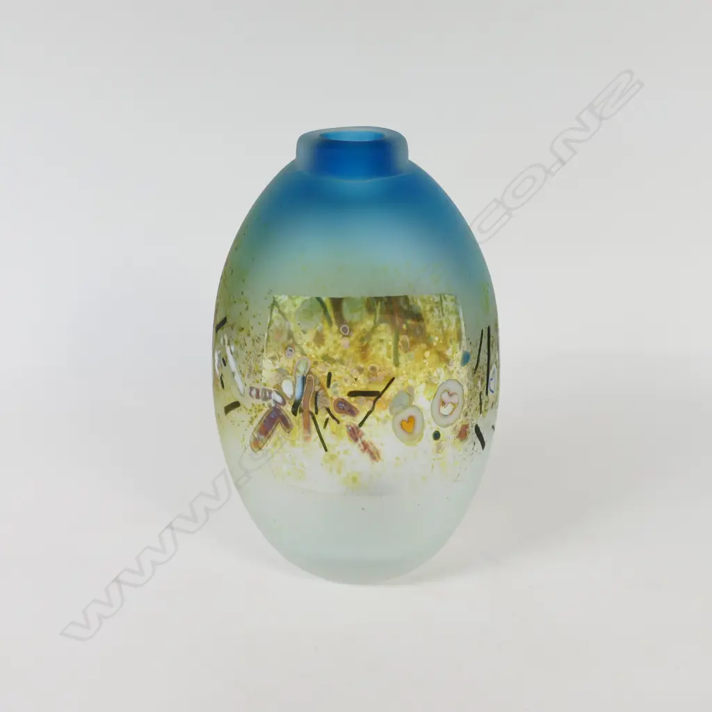 Loretta Eby (American) frosted glass flask, Image 1++