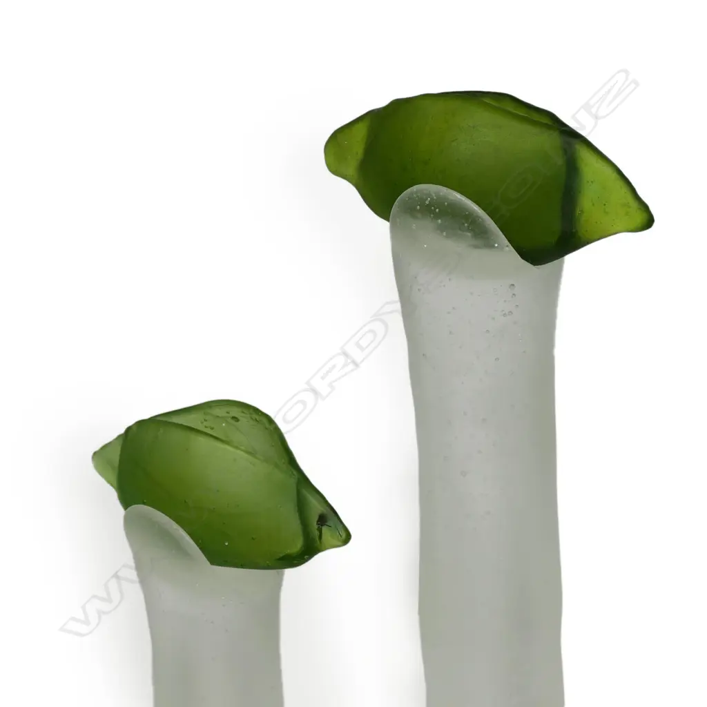 Megan Tidmarsh cast glass seven piece pod and stem sculpture, Image 1++