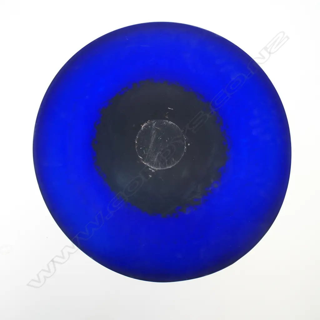 Large art glass circular platter, Image 1++