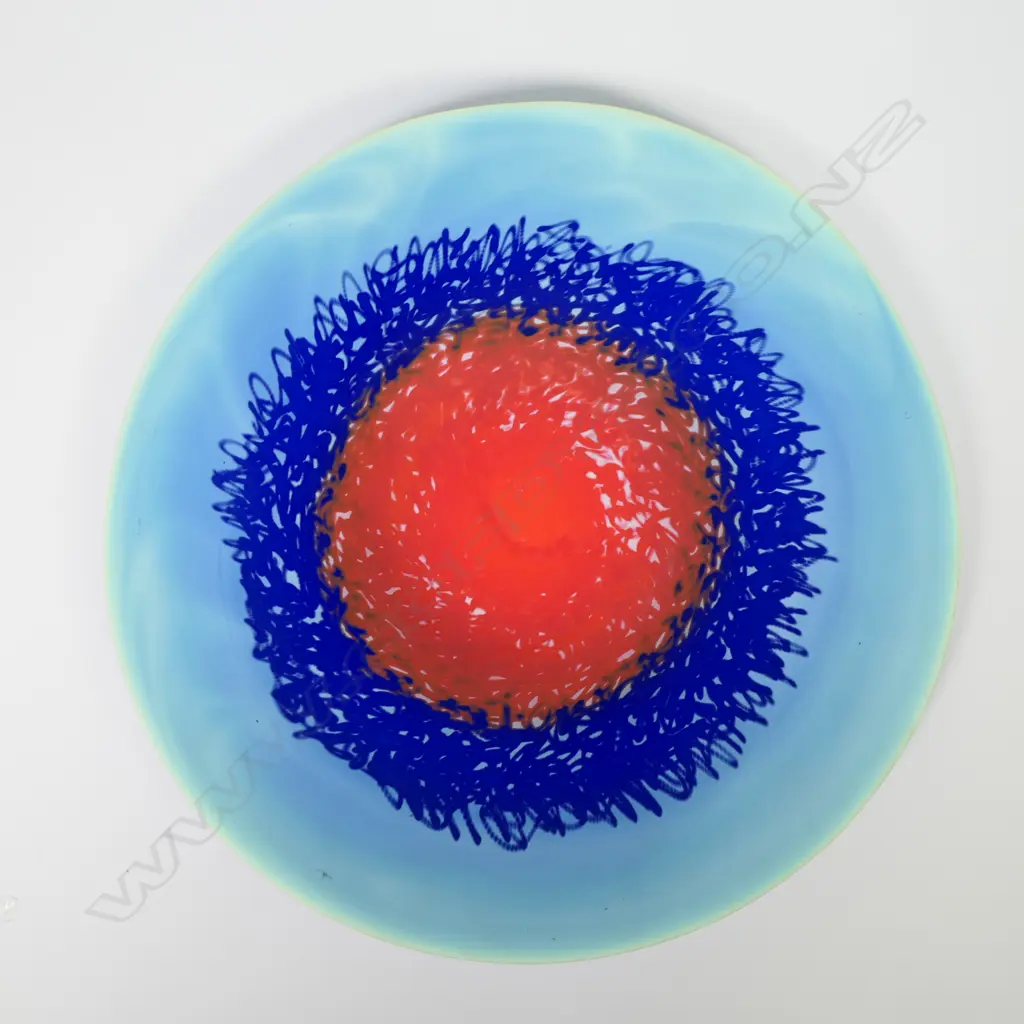 Large art glass circular platter, Image 1++