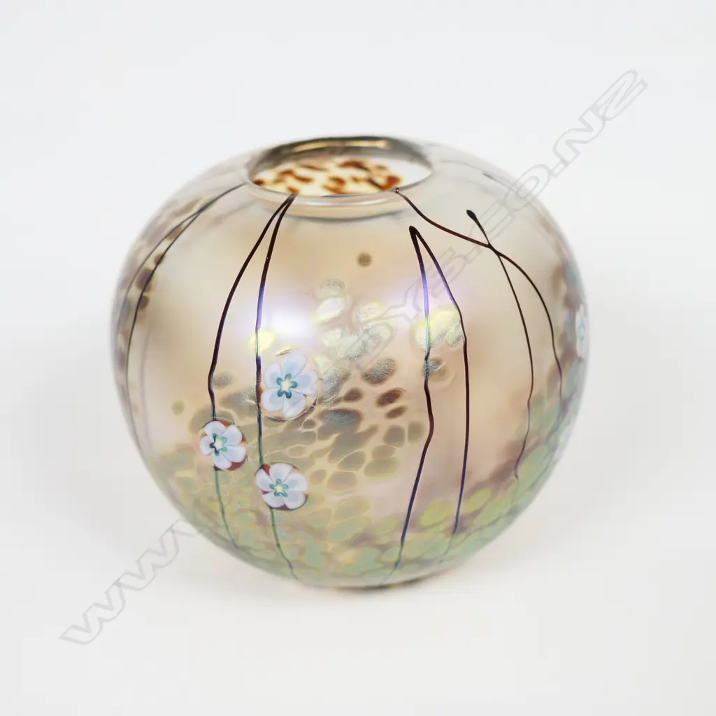 Richard Gosling art glass small vase, Image 1++