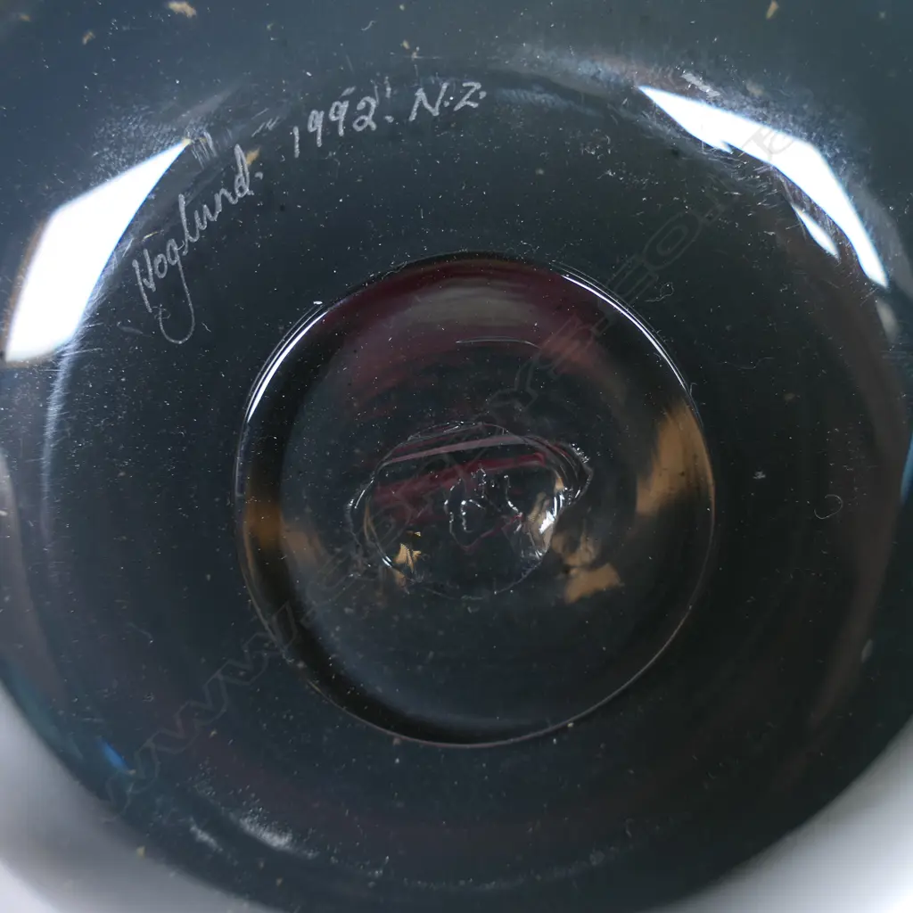 Hoglund Art Glass black spherical flask, Image 1++