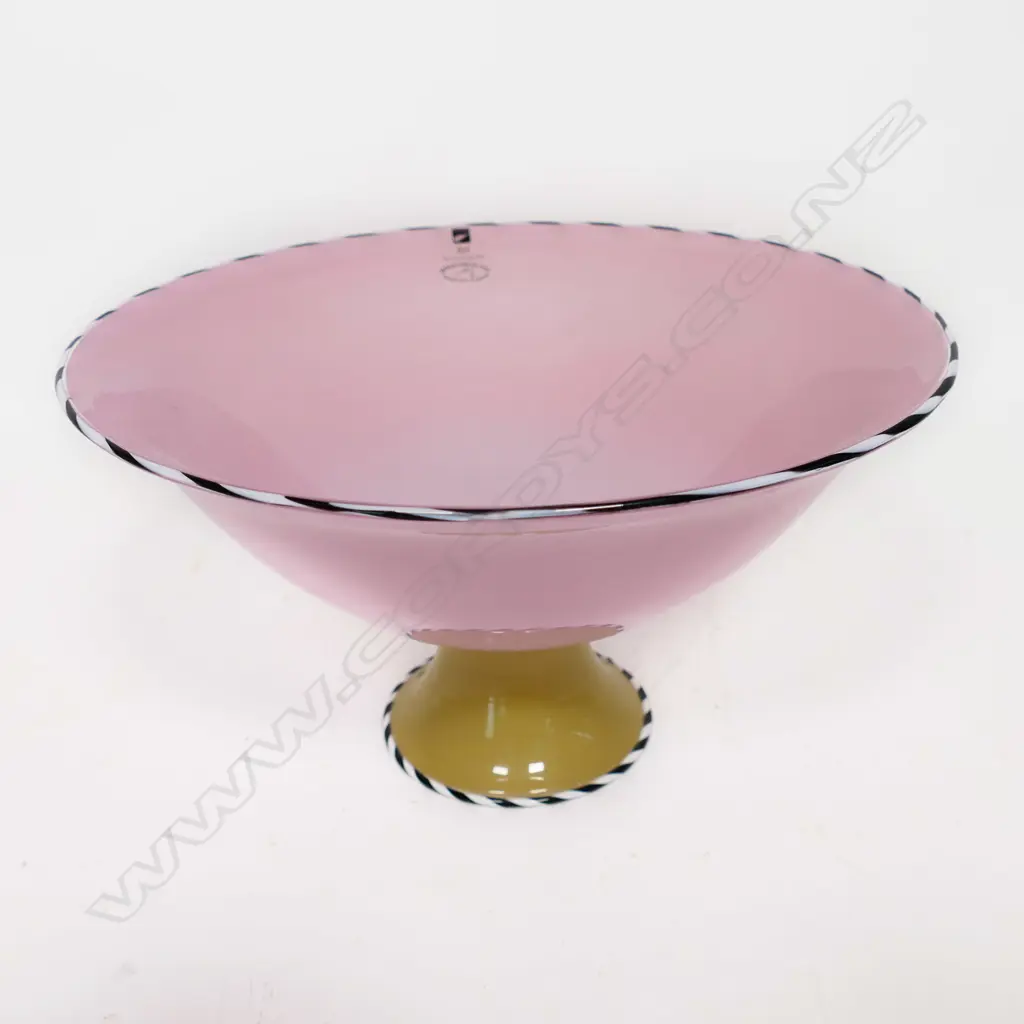 Hoglund art glass tazza, Image 1++