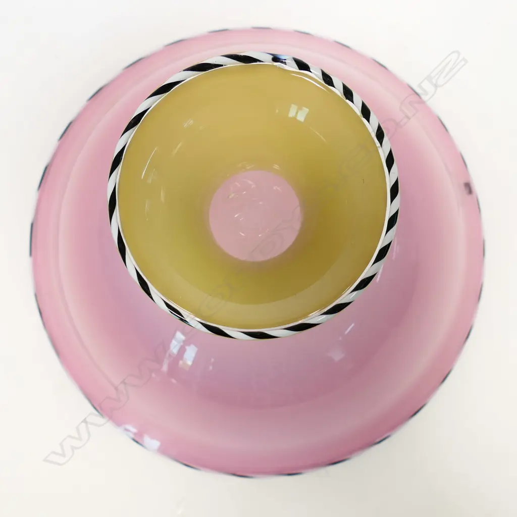 Hoglund art glass tazza, Image 1++