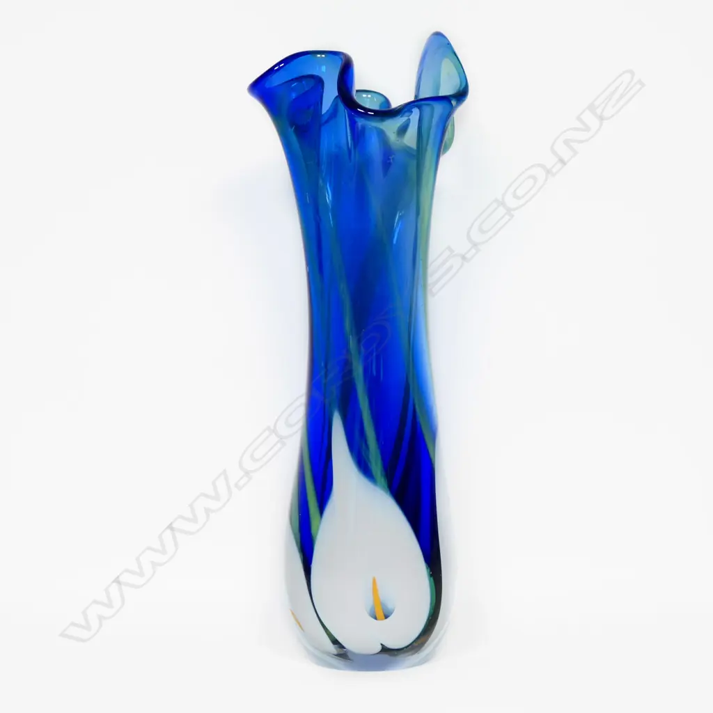 Peter Viesnik art glass lily vase, Image 1++