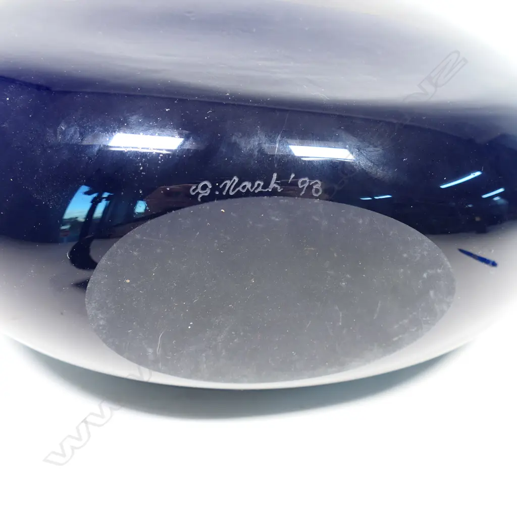 Garry Nash impressive large cobalt blue glass vase, Image 1++