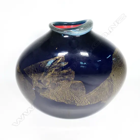 Garry Nash impressive large cobalt blue glass vase,
