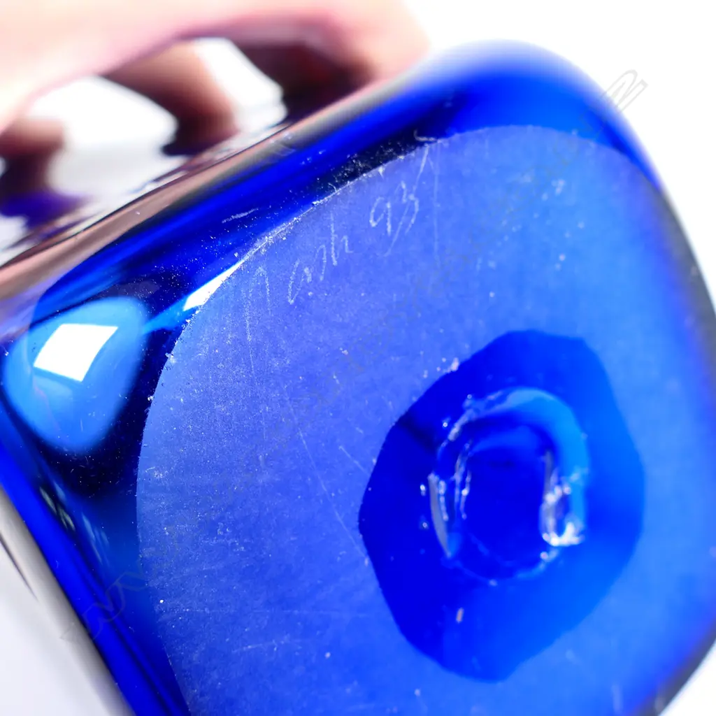 Garry Nash blue glass vase, Image 1++
