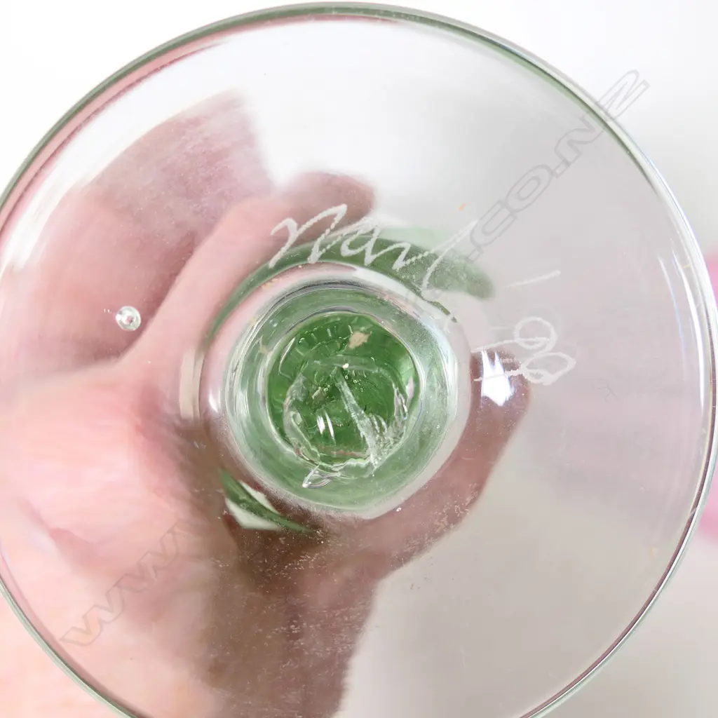 Two Garry Nash art glass goblets, Image 1++