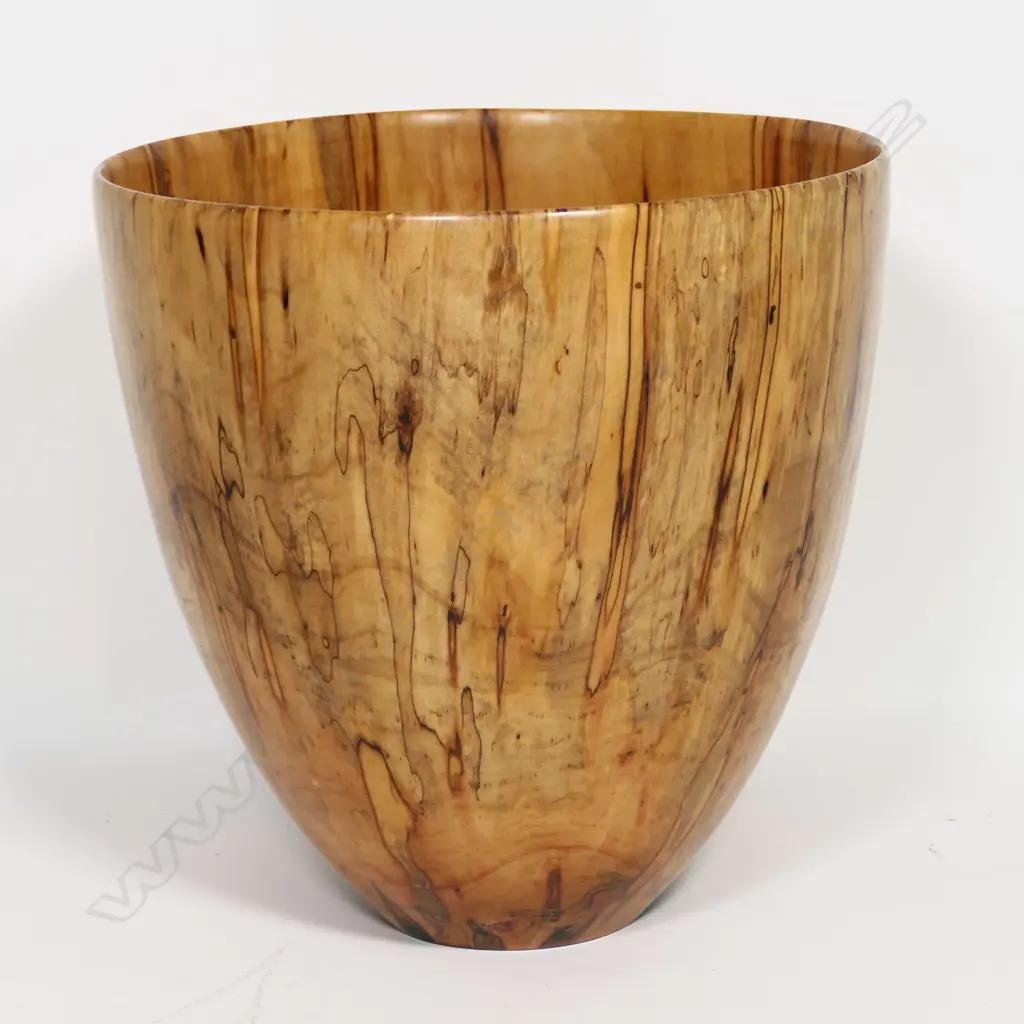 Philip Moulthrop (American b.1947) 'red leopard maple' large turned wooden vessel. Image 1++