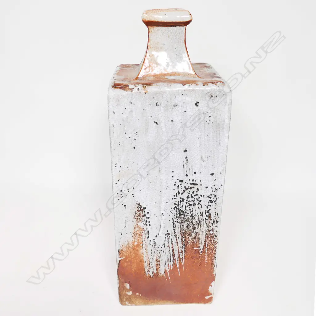 Len Castle large shino bottle, Image 1++