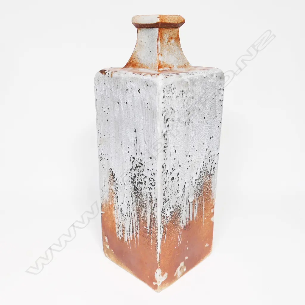 Len Castle large shino bottle, Image 1++