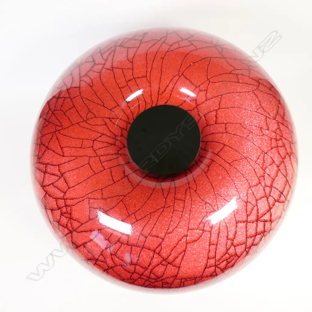 Potter unknown red crackle glaze vase, Image 1++
