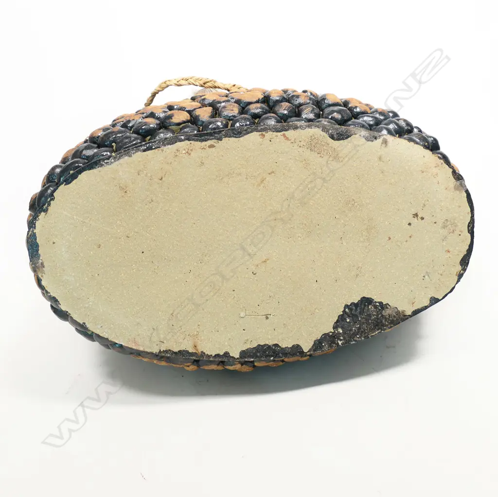 A Rod Davies (Fern Flat Pottery), studio kete, Image 1++