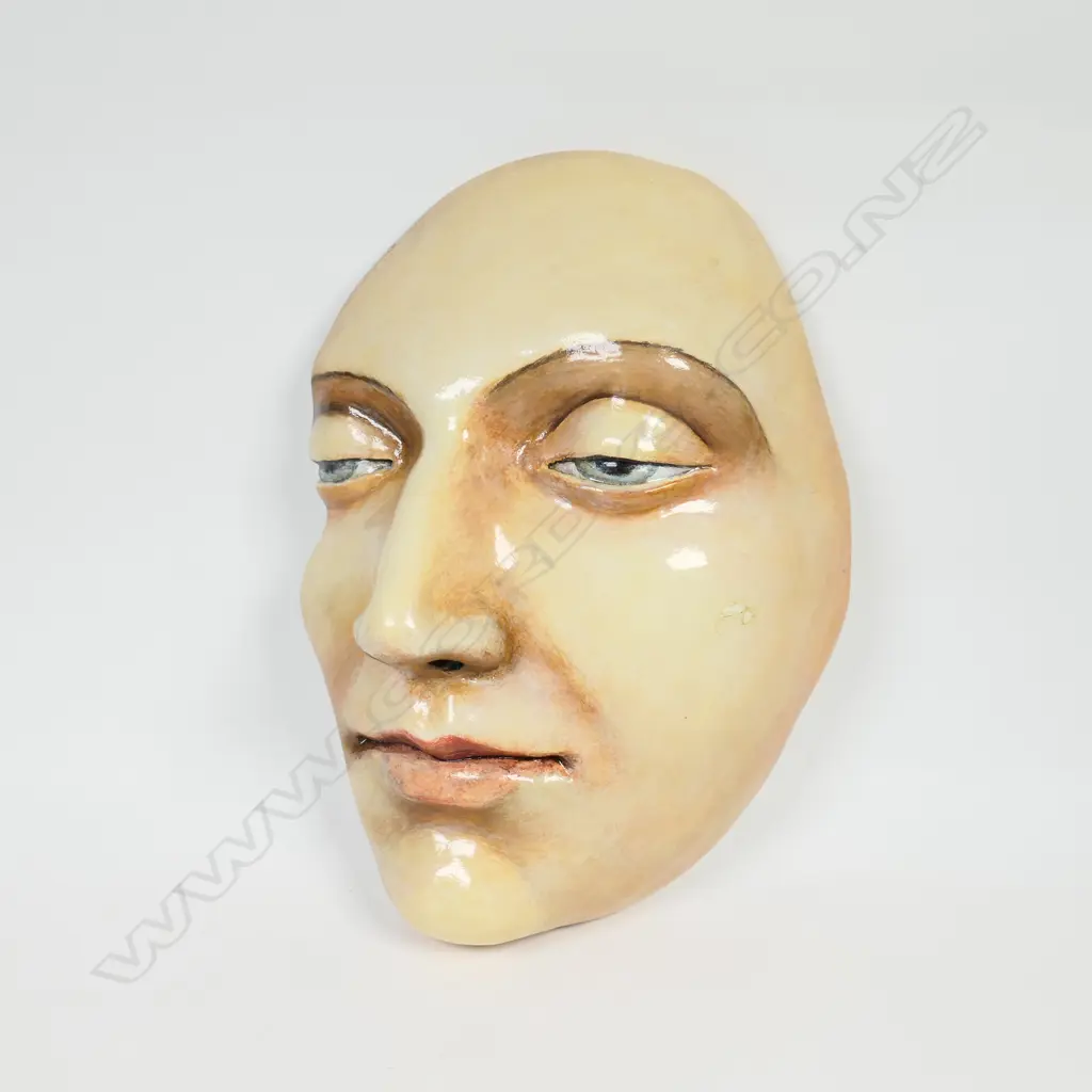 Artist unknown wall mask, Image 1++