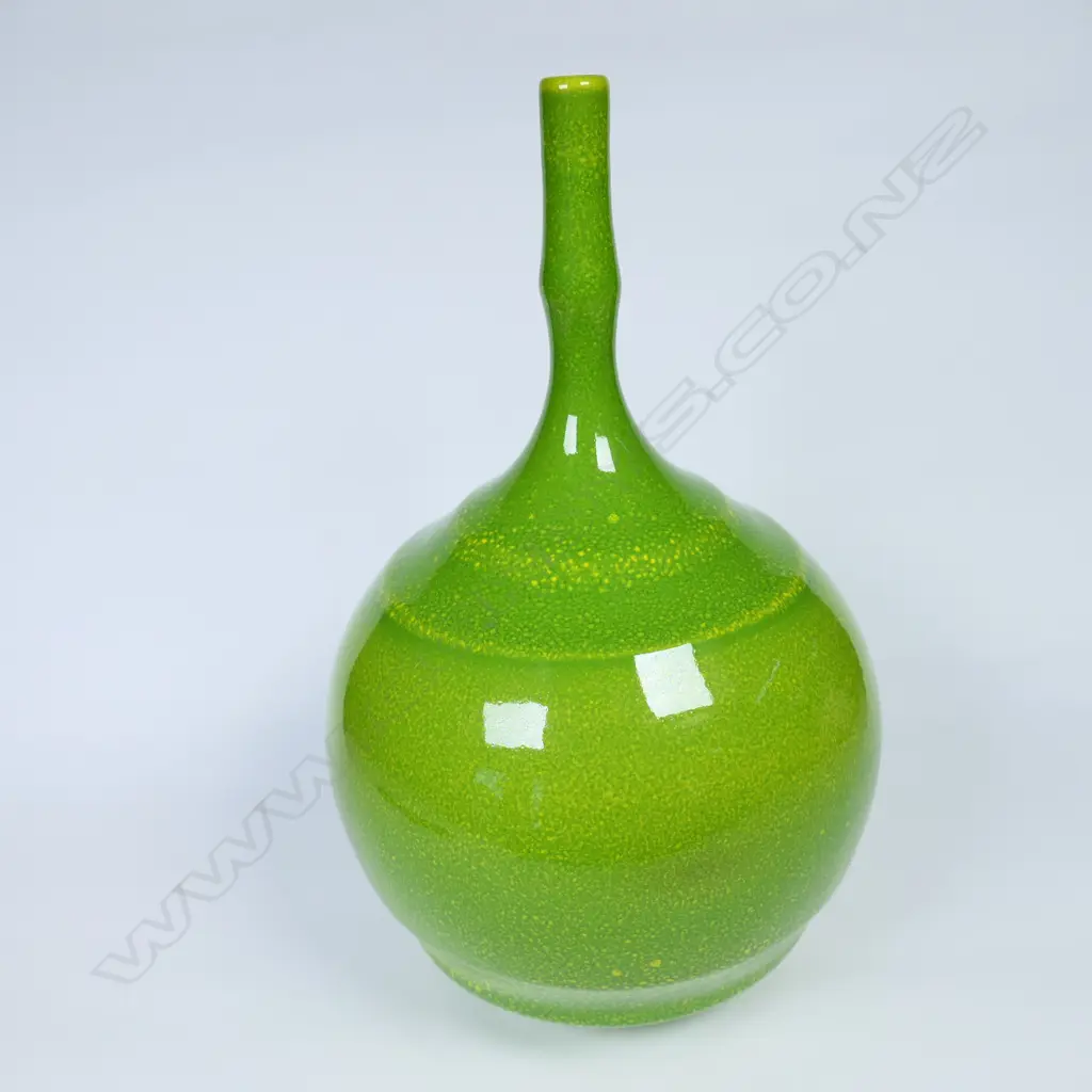 John Parker bright green glazed specimen vase, Image 1++