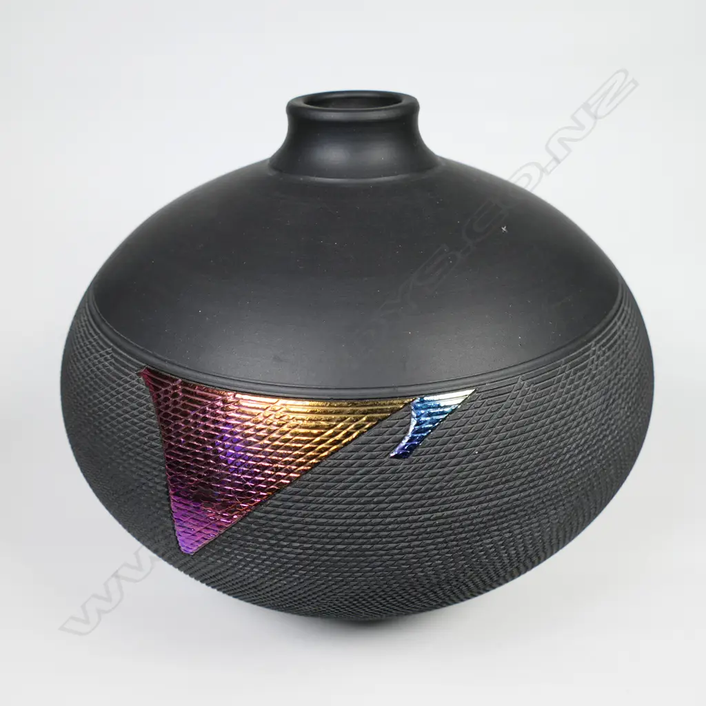Renee Margolin (Californian b.1957-) black basalt vase, Image 1++