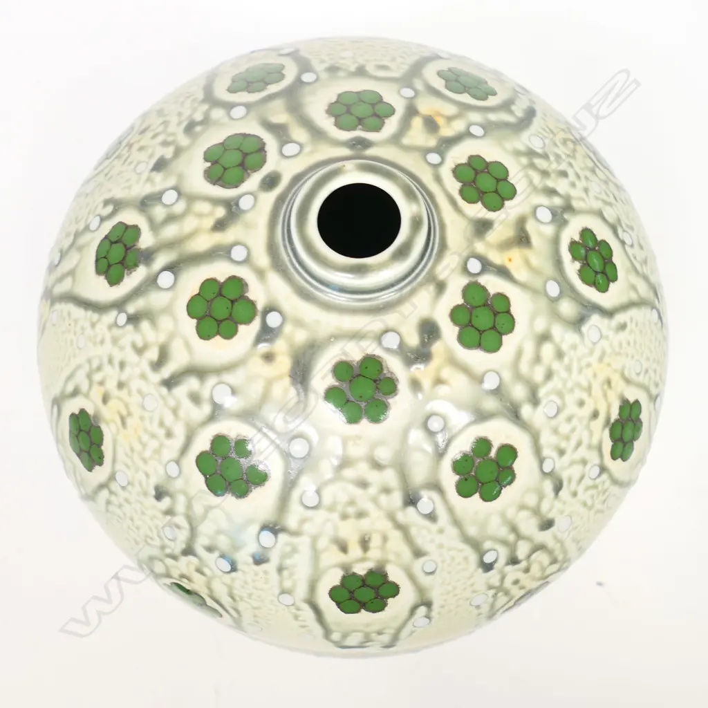 Tom Turner (U.S.A.) large salt glaze vase, Image 1++