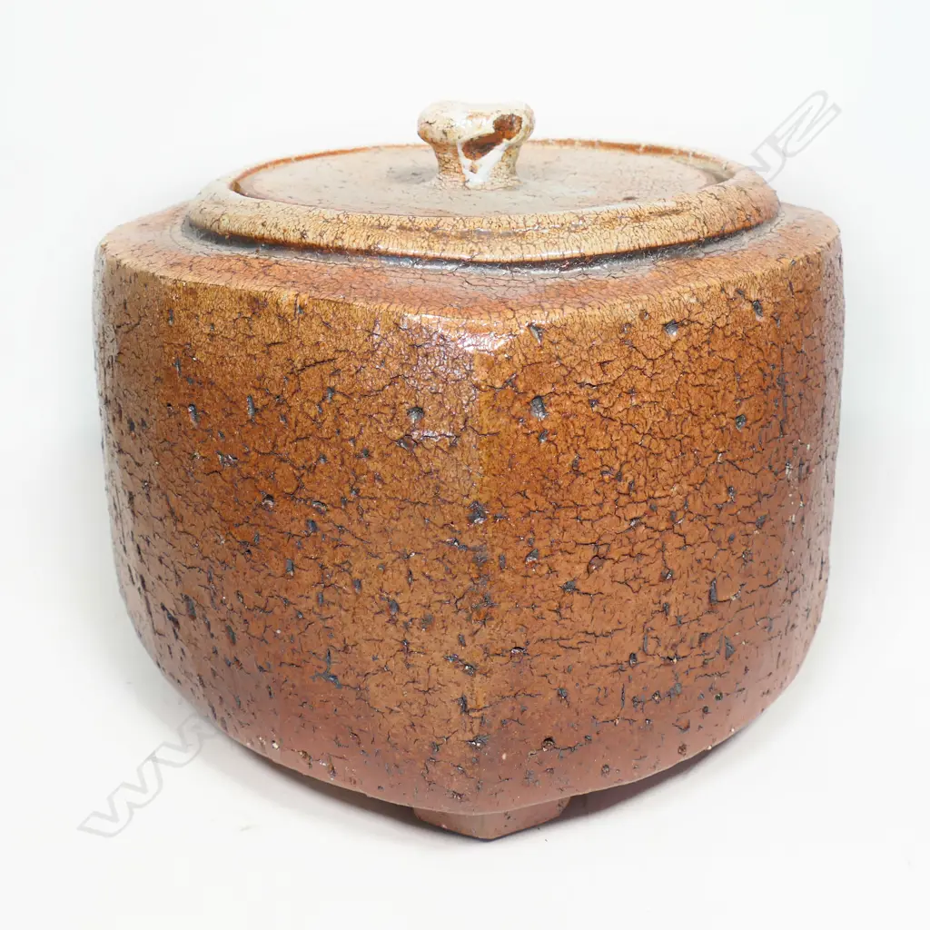 Peter Alger substantial lidded storage vessel, Image 1++