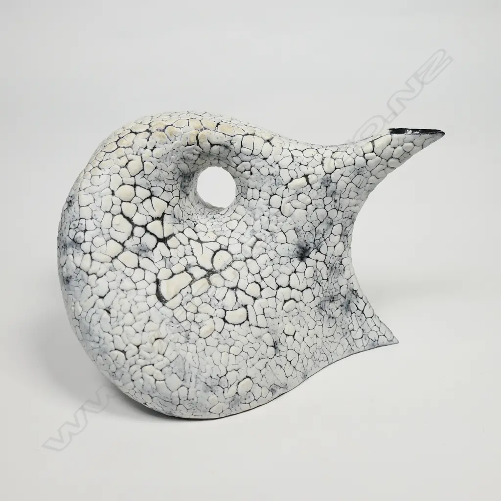 Rick Rudd sculpted vessel, Image 1++