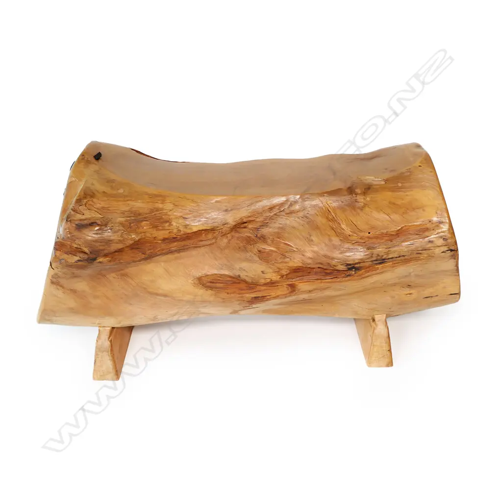Derek Pearce (London) attributed solid lime wood carved log seat, Image 1++